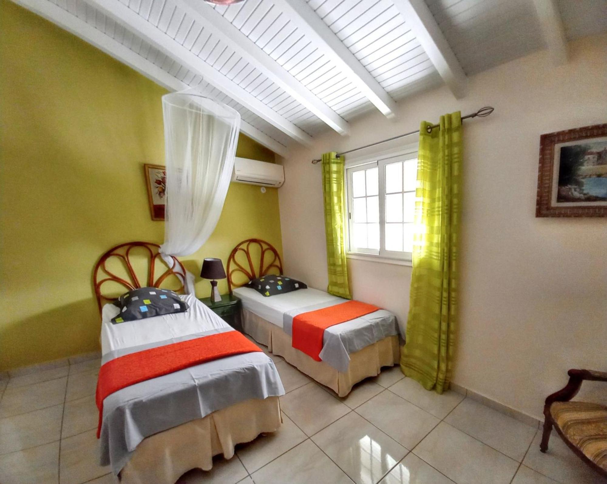 Villa Elegante A Saint Francois Avec Piscine Privee Toute L'Annee Kültér fotó